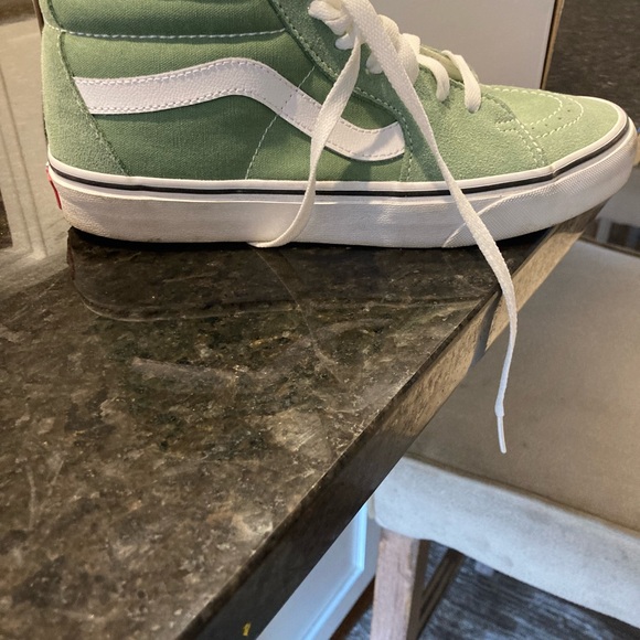 VANS - Picture 4 of 7